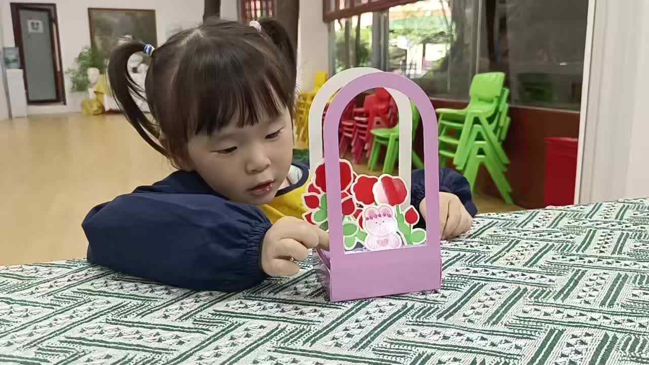 20260509  傅屹彤  主题：母亲节礼物（学校教育教学活动）.mp4