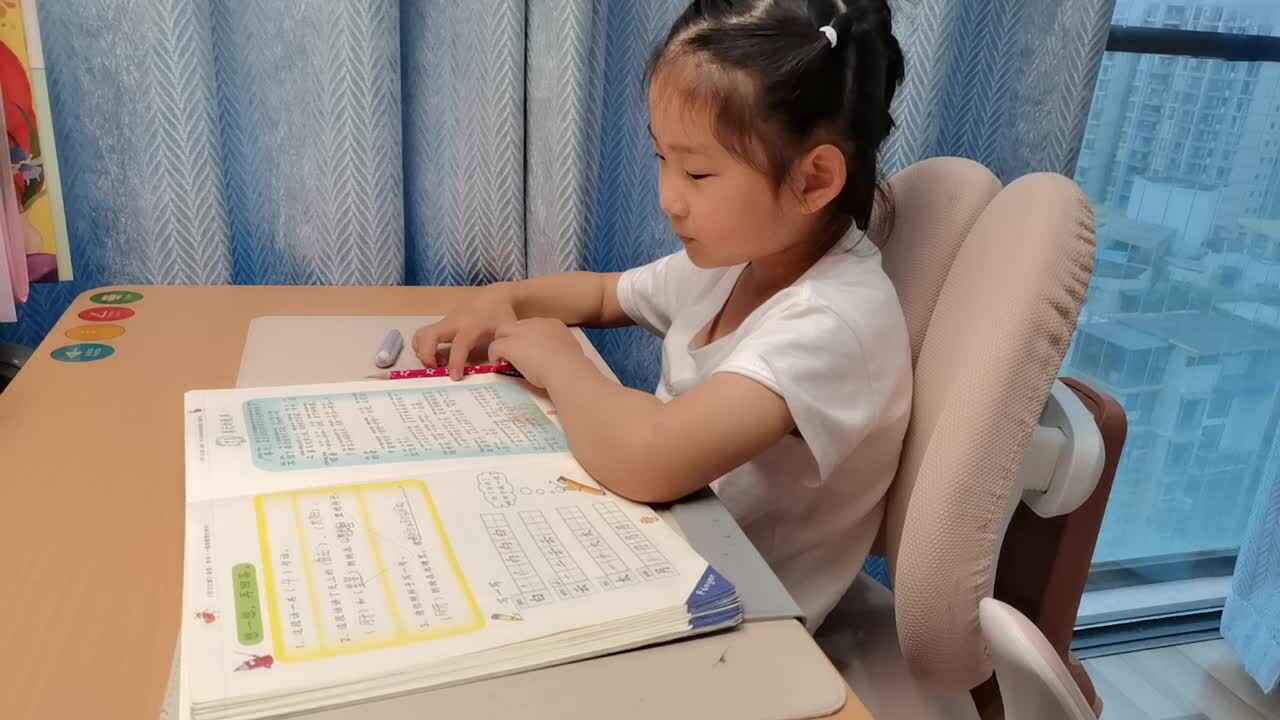 VID_20260506_190250.mp4学前B班宁汐指读阅读识字《春天的歌声》