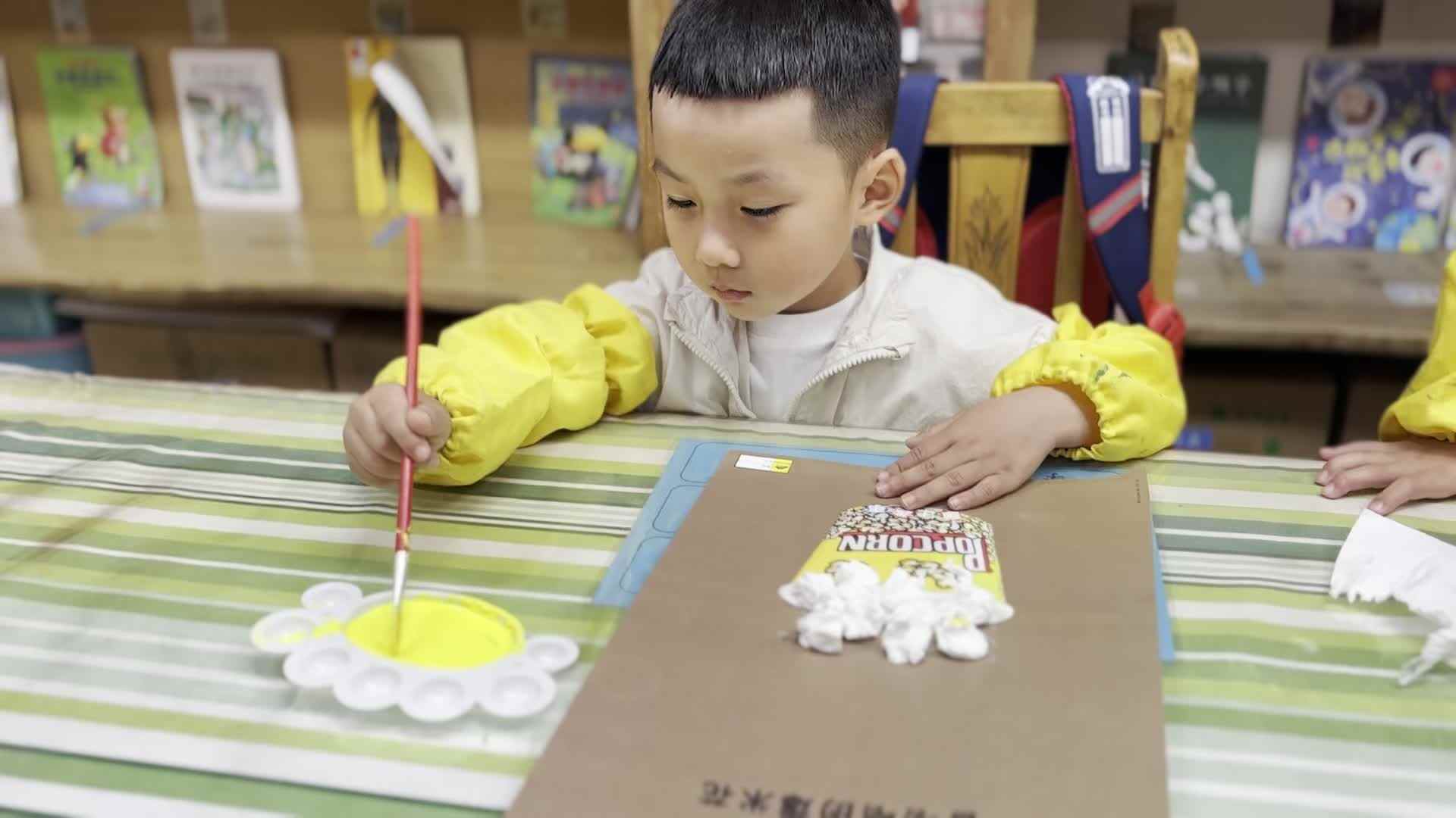 2026.5.8   实验中班 沙景韬《香喷喷的爆米花》.mp4