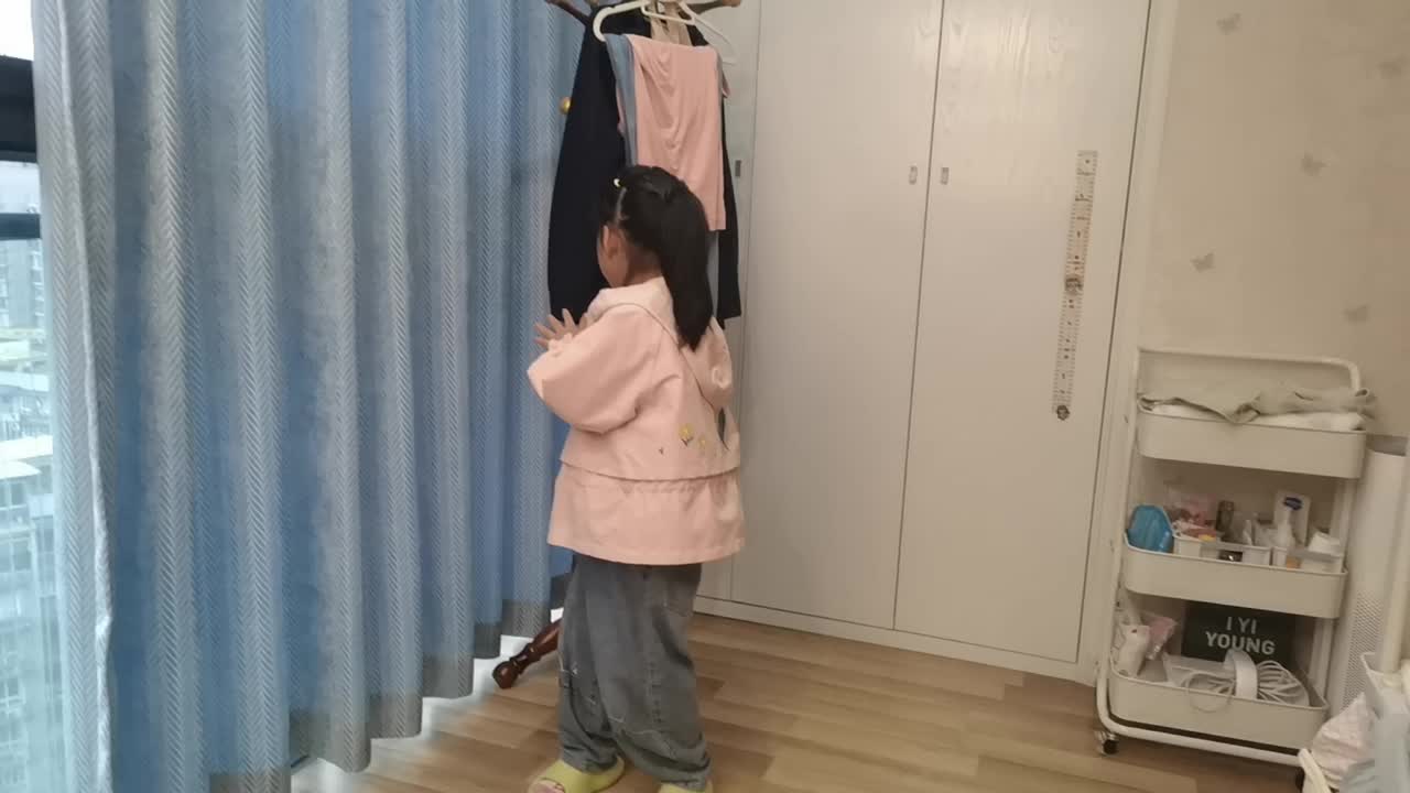 VID_20260508_182539.mp4学前B班宁汐言体能训练开合跳