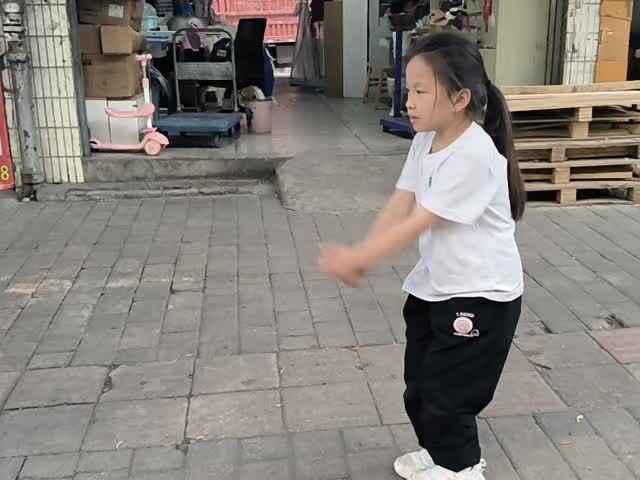 2026.5.11学前a班唐依依跳远