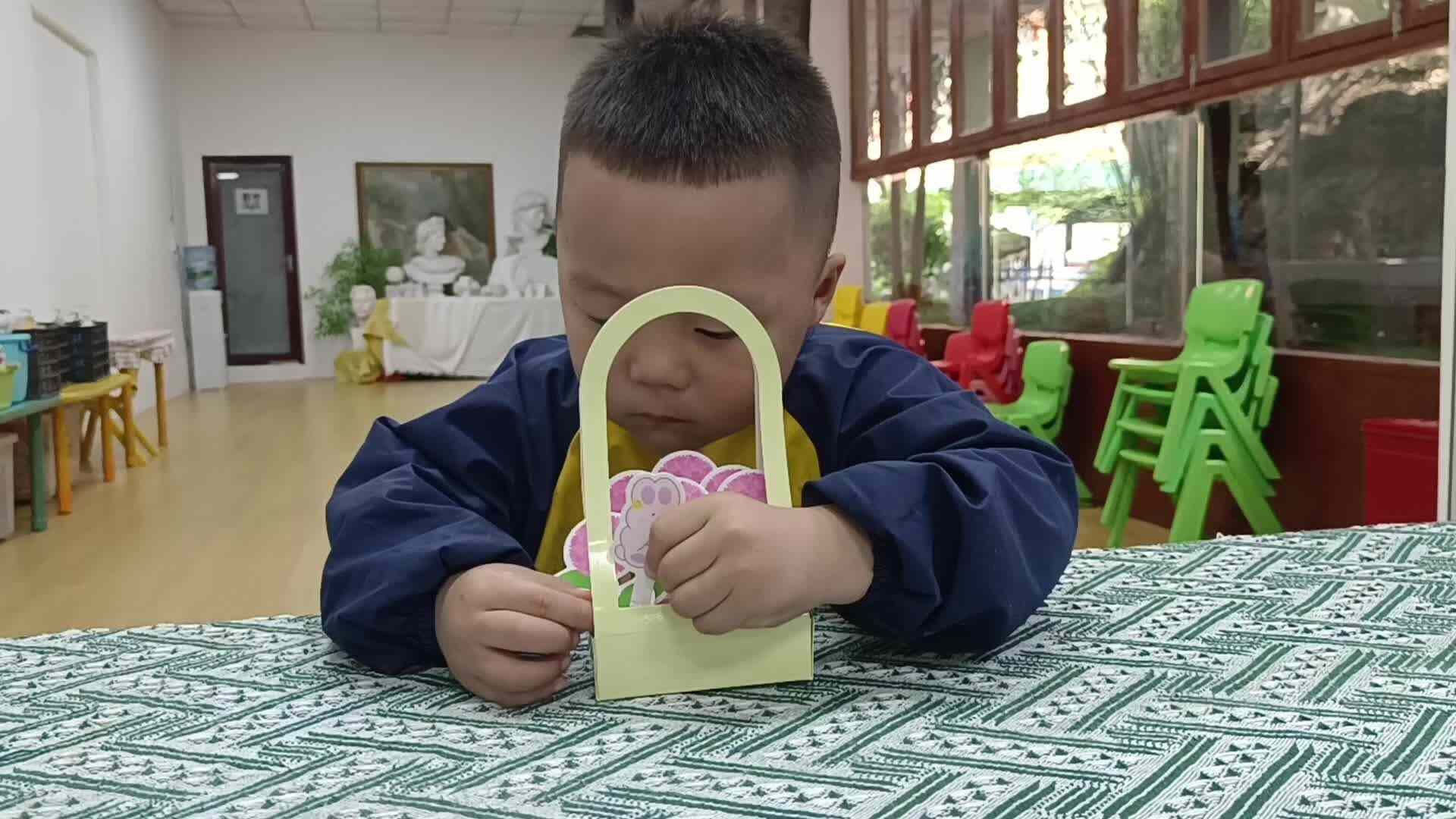 ⁣⁣2026 5 9 刘佳铭 主题：母亲节礼物（学校教育教学活动）
