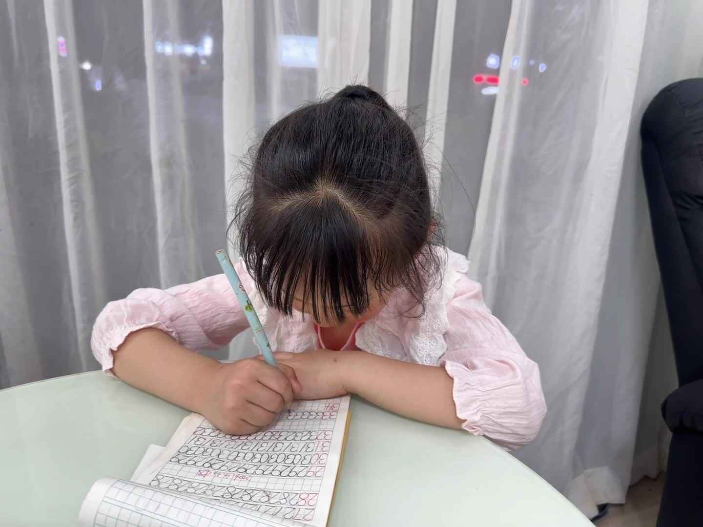 2026年5月7日大A班夏爱林～书写数字“33.34”