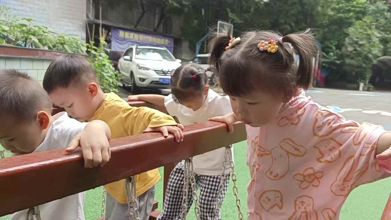 2026.5.19李岸栩：体能锻炼《荡桥》⁣学校教育教学活动