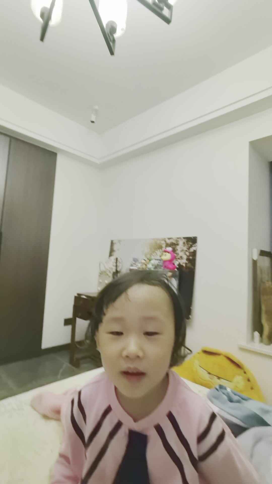 实验小班4号王艺霖背诵静夜思.mp4