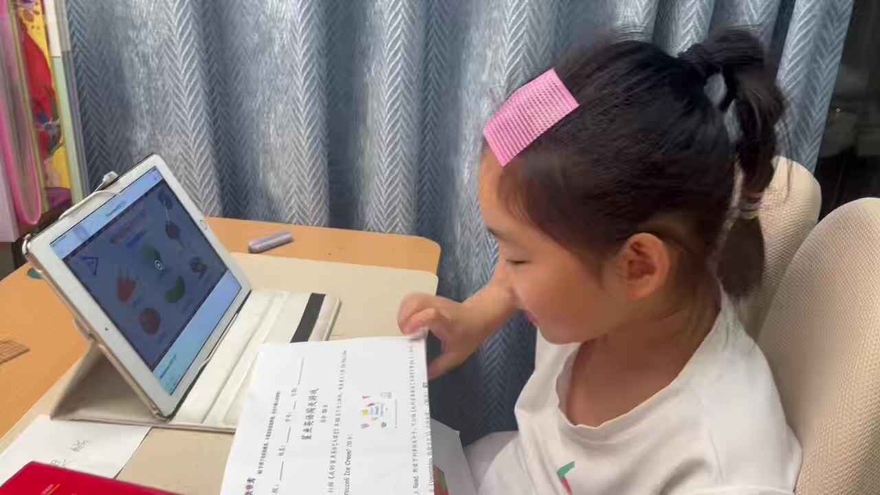 mmexport1778331818252.mp4学前B班宁汐言朗读下列单词和句子观看《Vegetables朗读示范2》进行跟读。