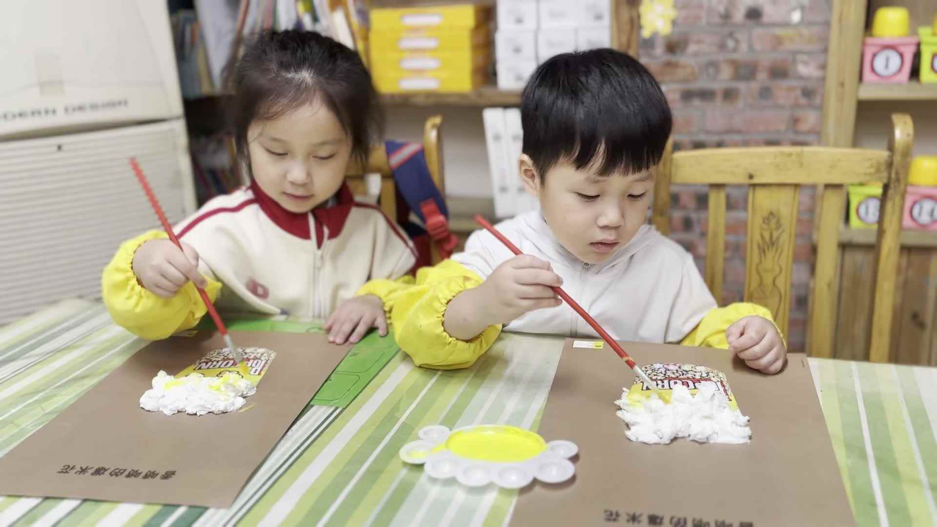 2026.5.8   实验中班 刘雍洛《香喷喷的爆米花》.mp4