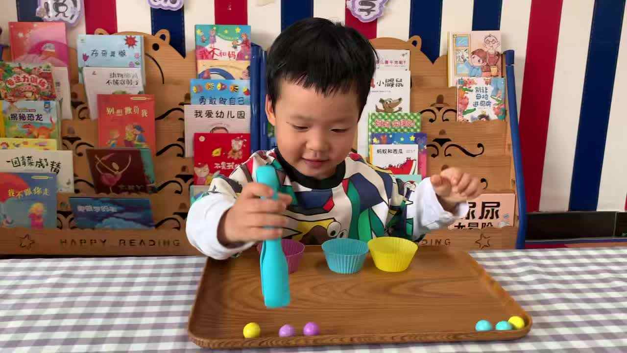 ⁣2026年5月8日  李君祁 生活练习《夹珠子》学校教育教学活动