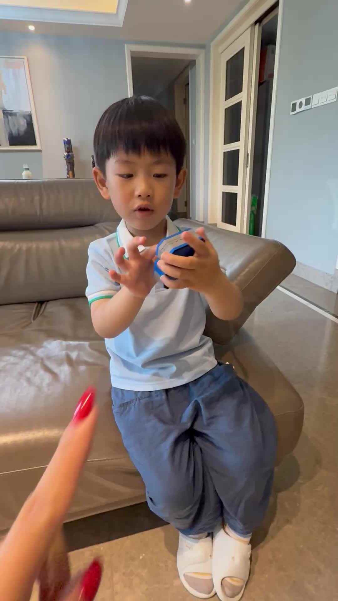 ⁣2026年.5.月11日 杨佳齐复习《数字9》家庭闯关练习 IMG_3401.mov