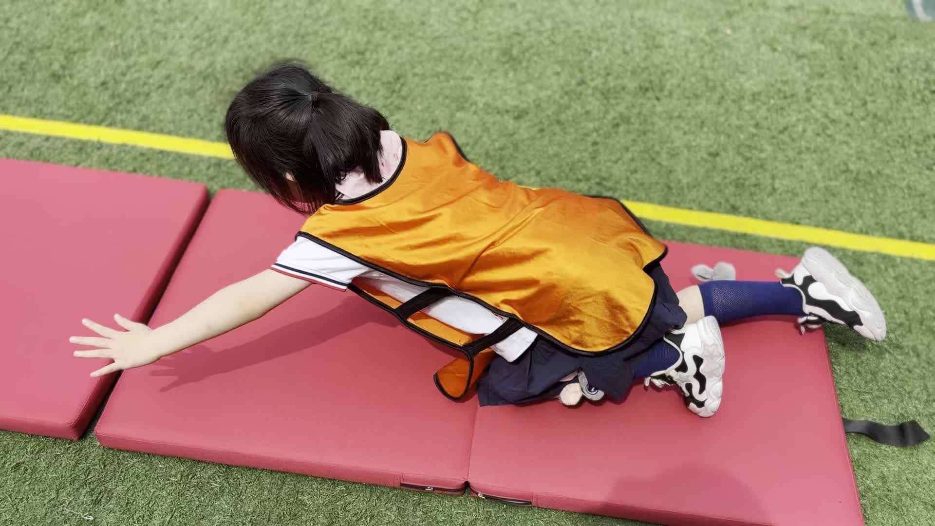 2026.5.11 实验中班 易诗淳《足球课》.mp4