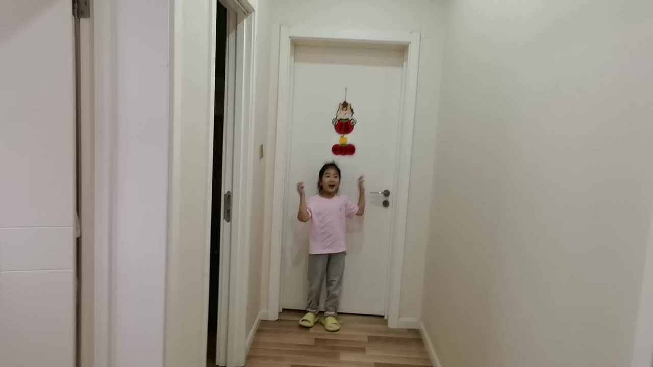 VID_20260514_205336.mp4学前B班宁汐言体能训练跳远