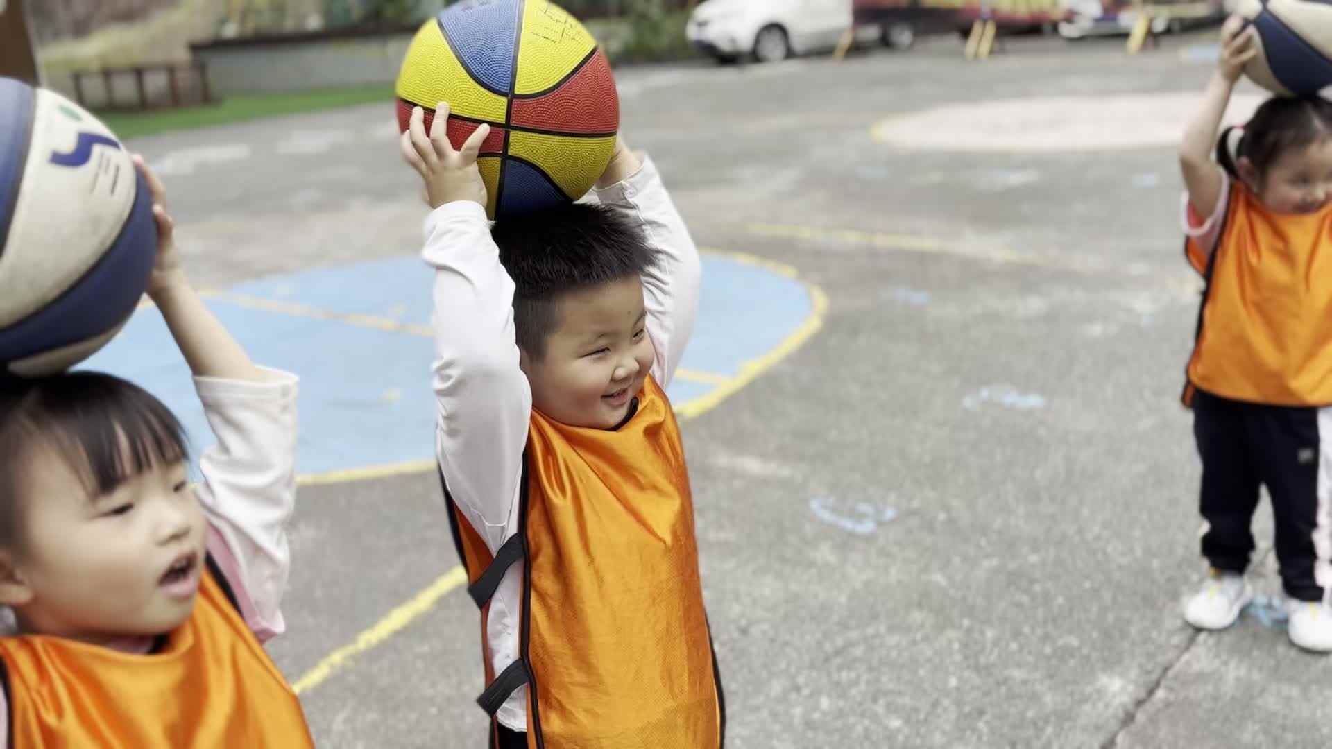 2026.5.7   实验中班 杨卓为《篮球》.mp4