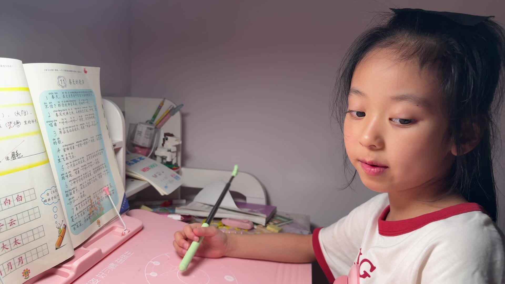 2026级B班20260506吴晨希闯关练习-指读《春天的歌声》.mp4