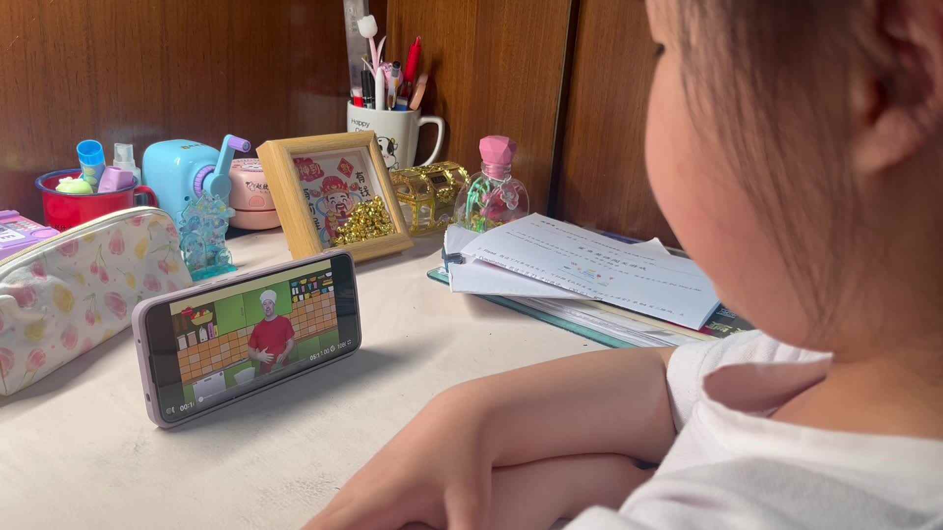 5.9学前A班赵欣奕观看外教视频