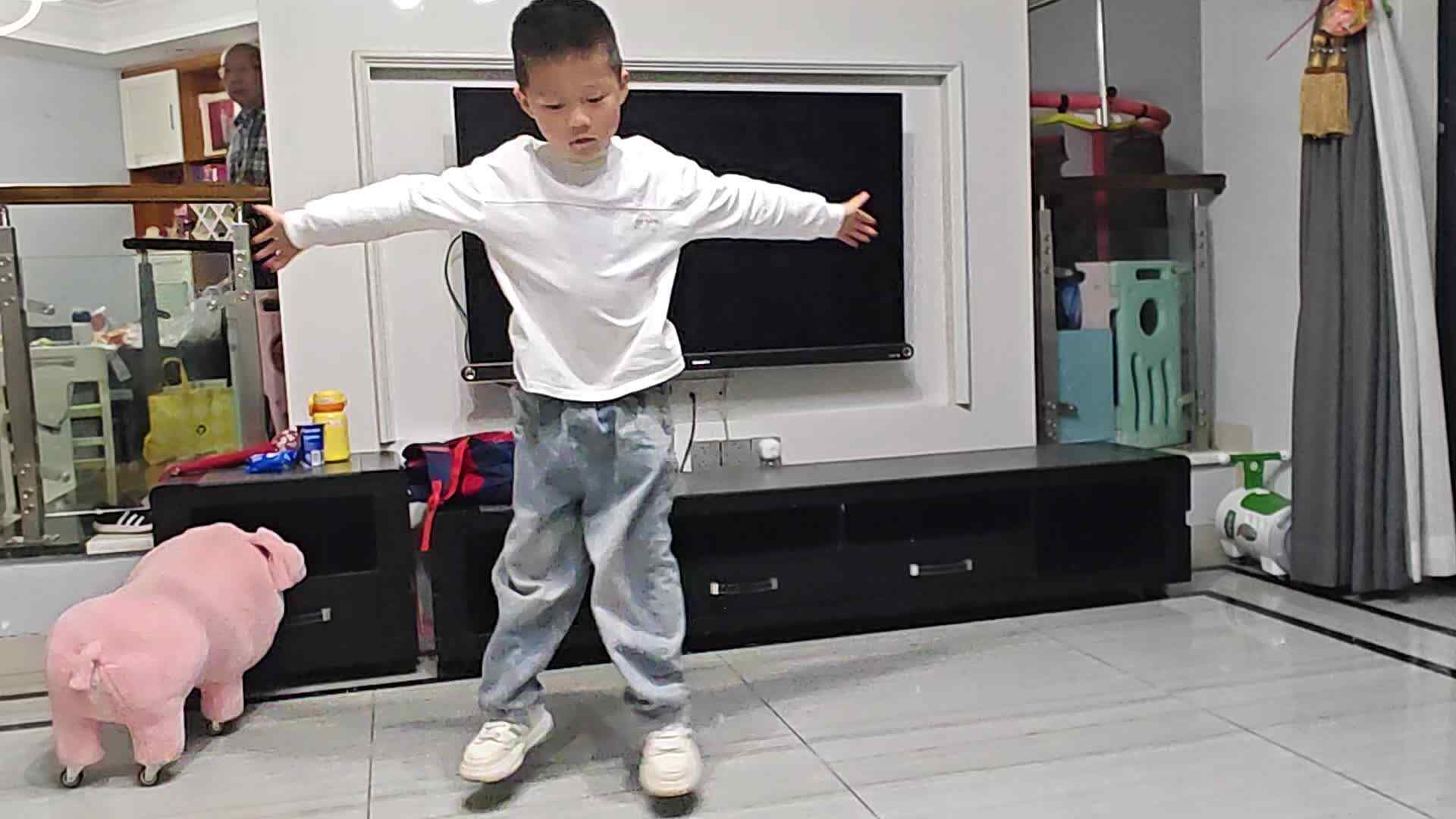 2026 5 6号刘佳鸿《开合跳》家庭闯关练习