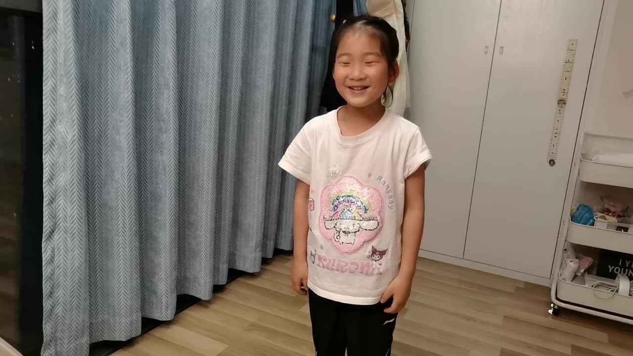 VID_20260506_195407.mp4学前B班宁汐言体能训练开合跳