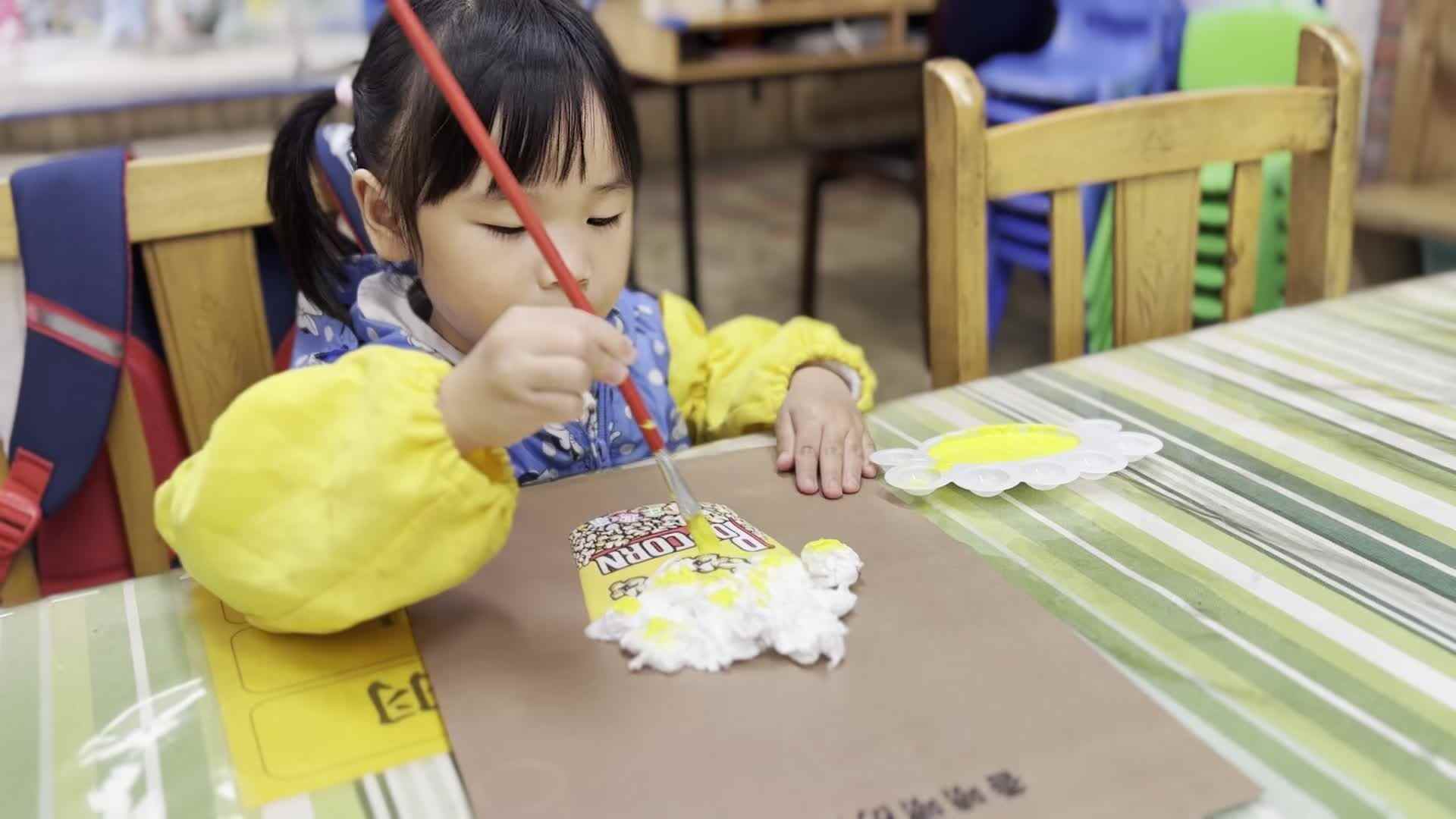 2026.5.8   实验中班 周卿羽《香喷喷的爆米花》.mp4