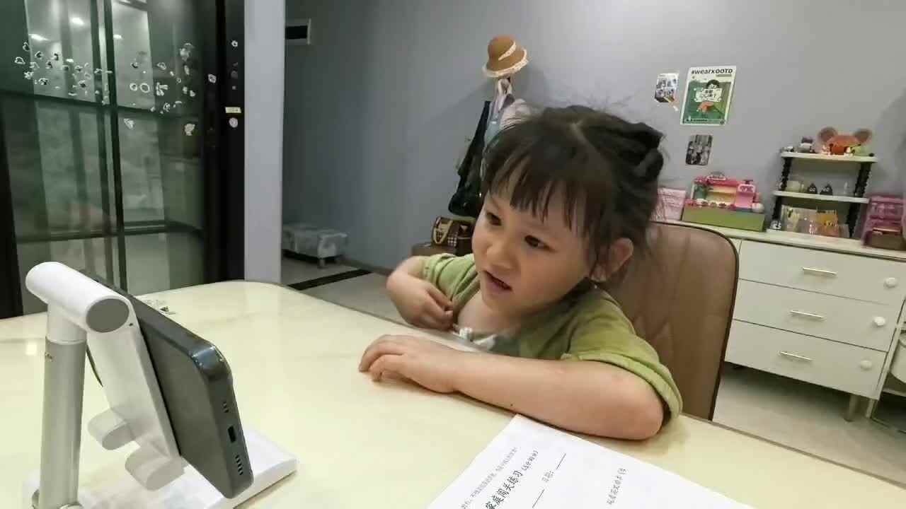 观看《The Very Hunger Caterpillar》92091.mov