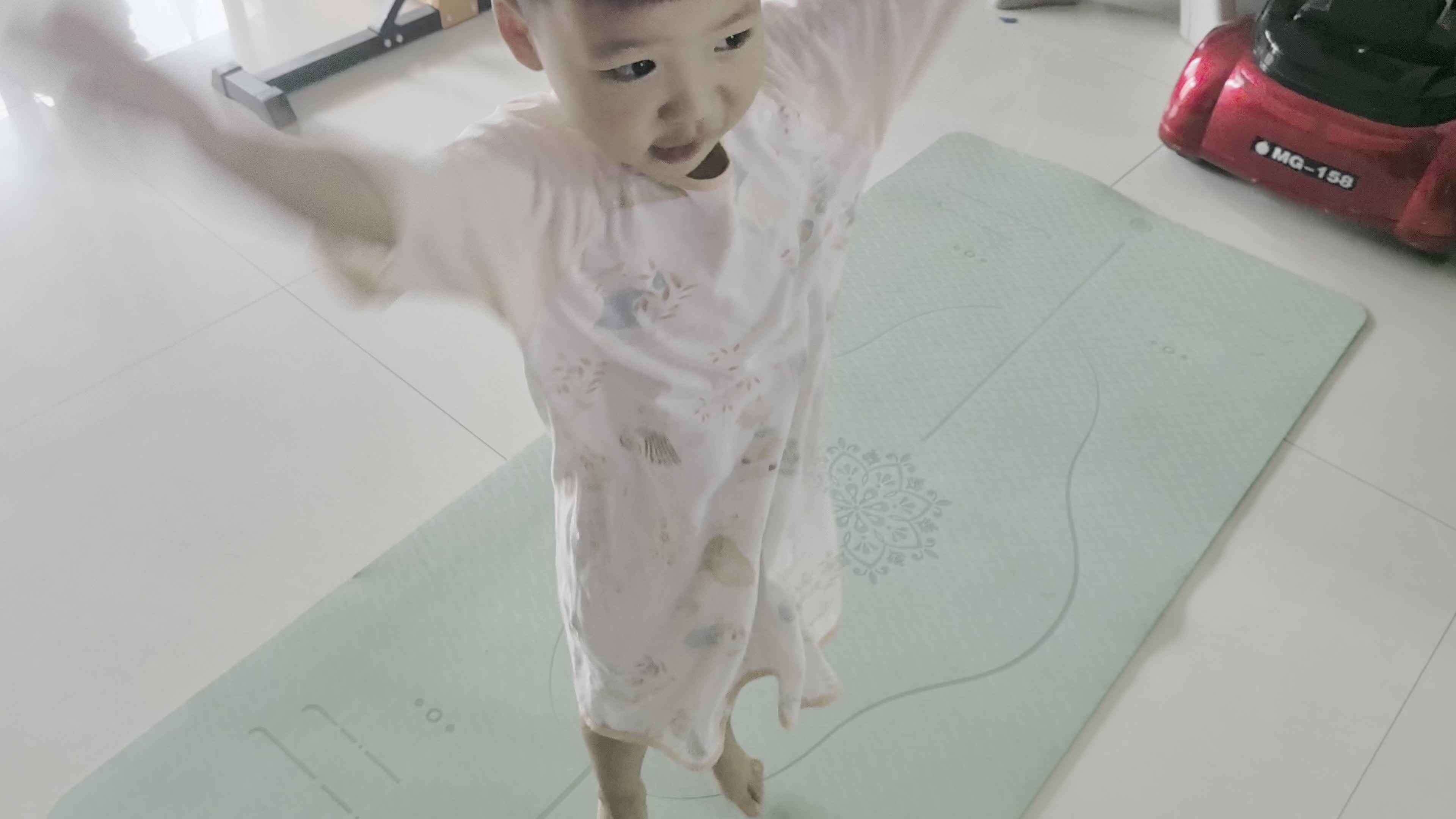 2026 06 05 李君祁 体能训练开合跳 家庭闯关游戏