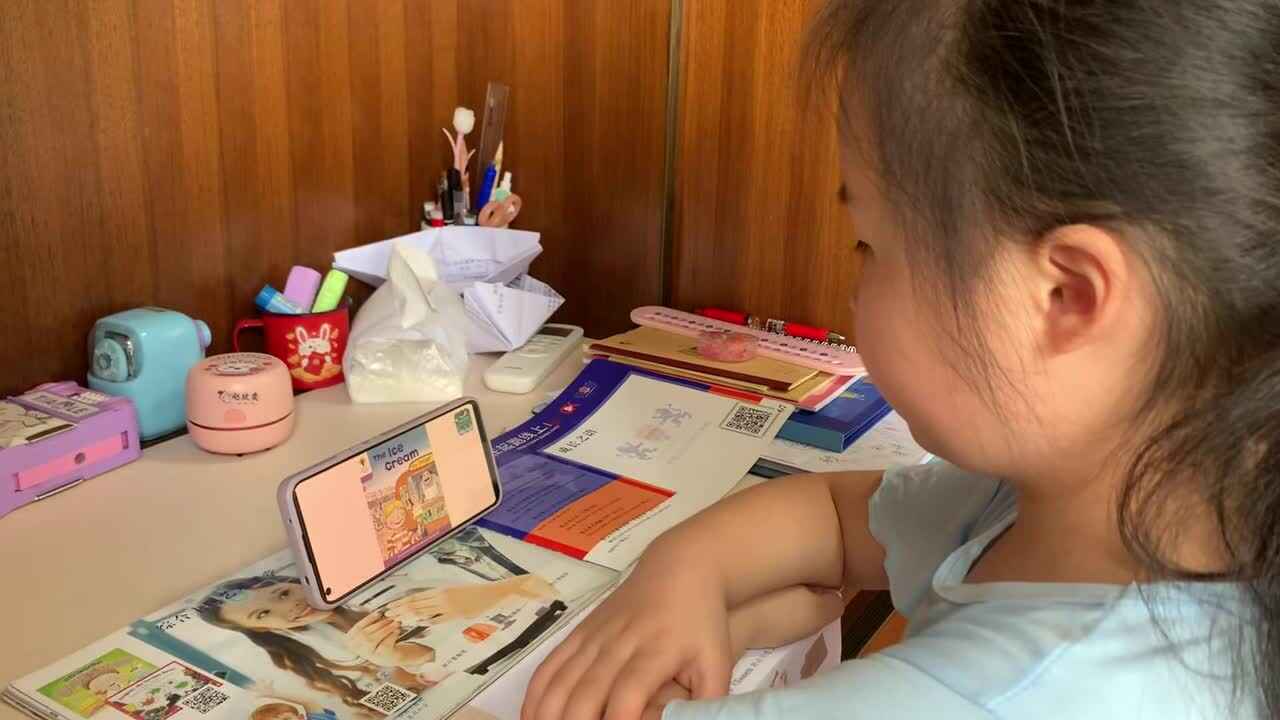 6.26学前A班赵欣奕观看英语绘本