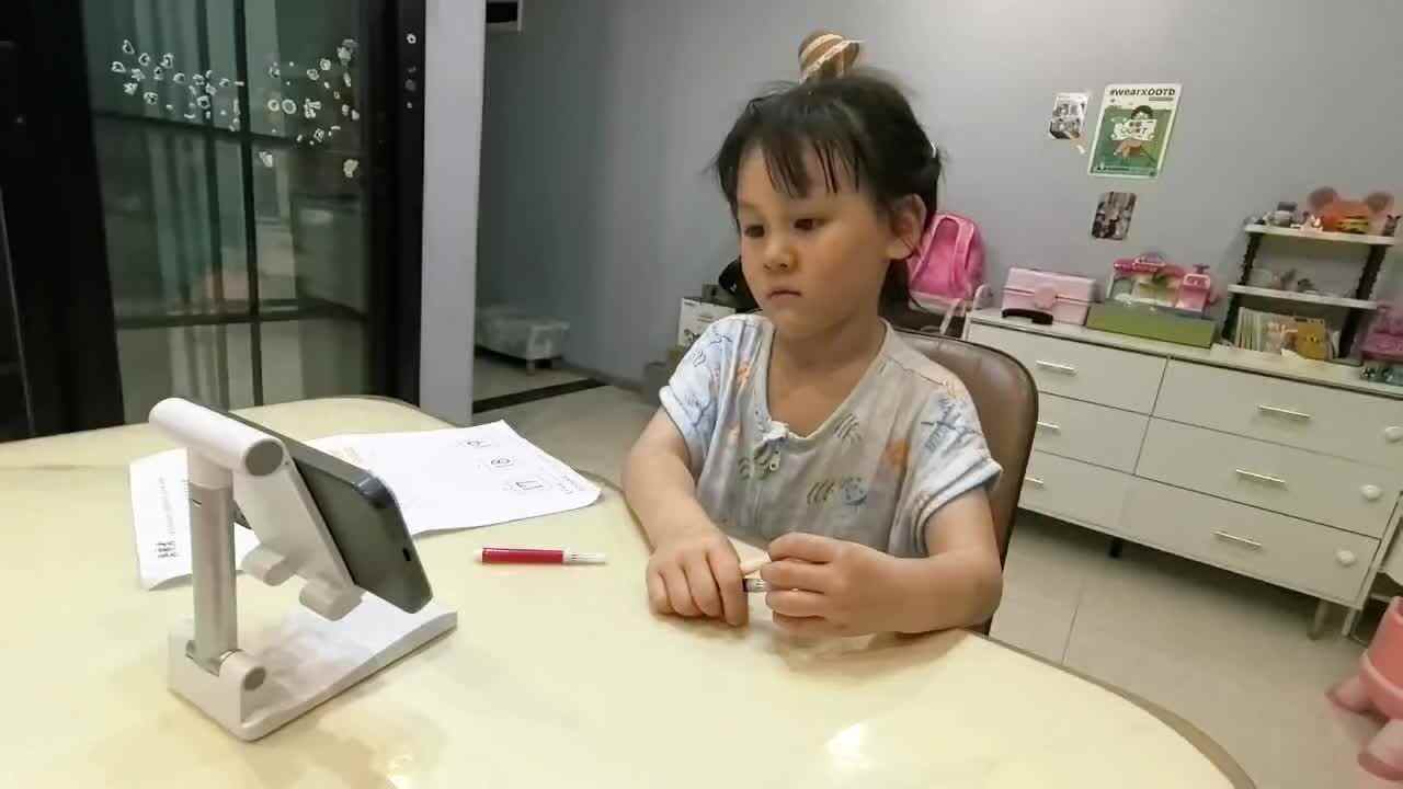 观看《Action Verbs动作词汇》91130.mov