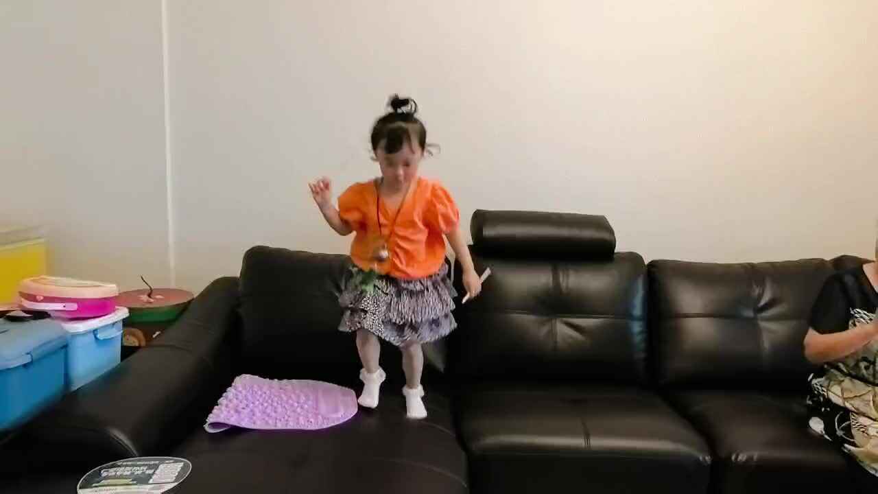 实验小班4号王艺霖水果切切.mp4