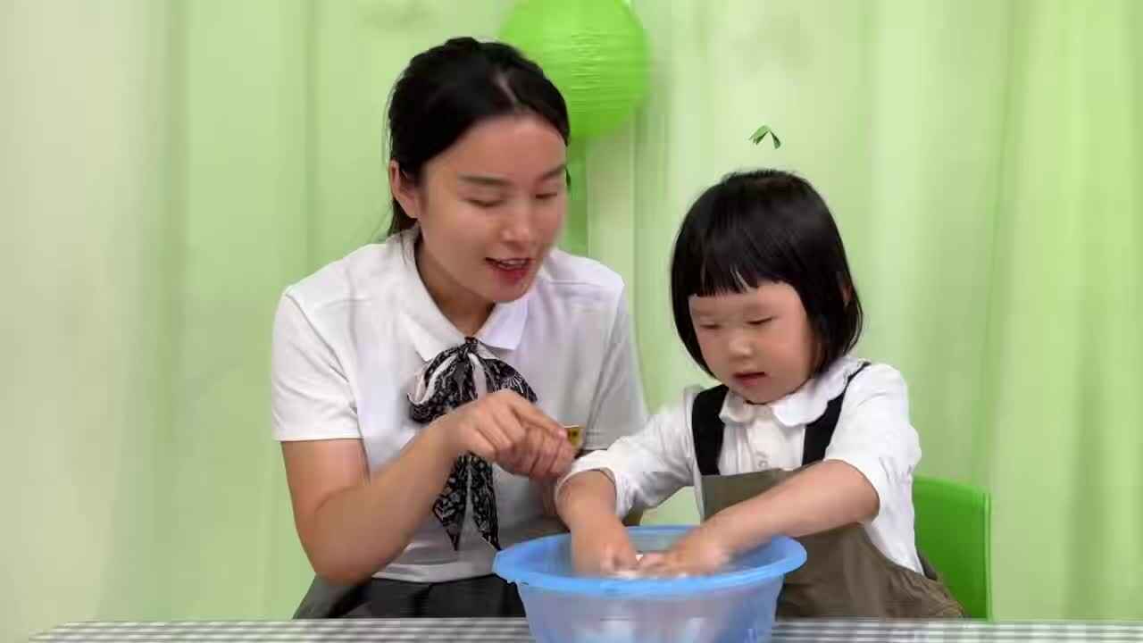 实验小班5号景念安《科学实验：下雨了》
