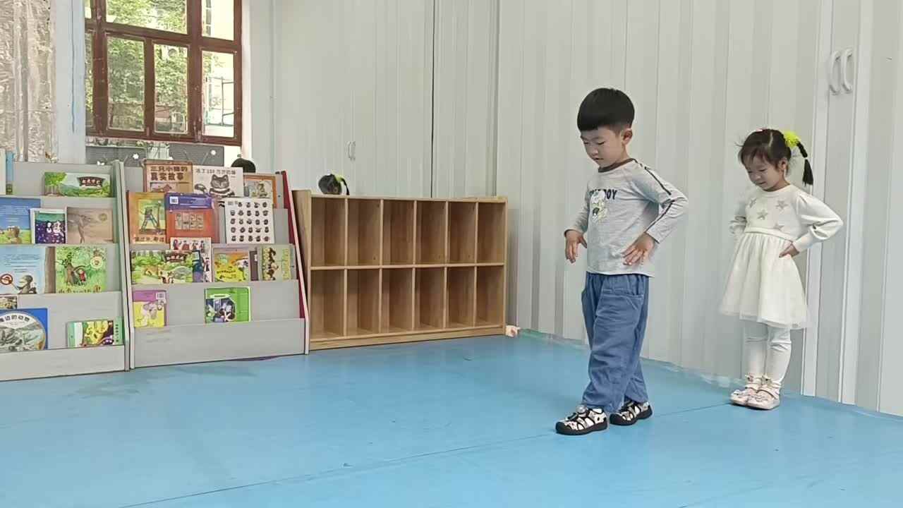 ⁣2026年06月10日李佳彤 主题：感官《走线练习》（学校教育教学活动）