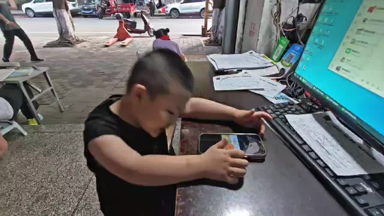 老鼠抬花轿