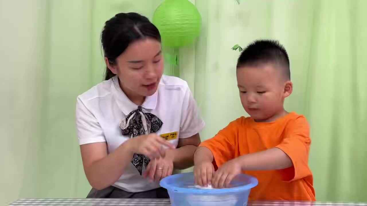 ⁣实验小班3号谢缙宇《科学实验：下雨了》