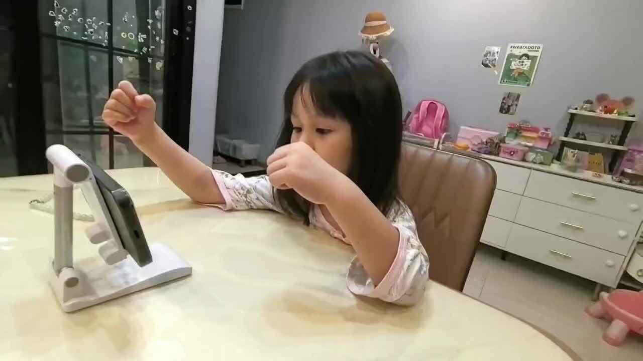 《开汽车动作示范》92823.mov