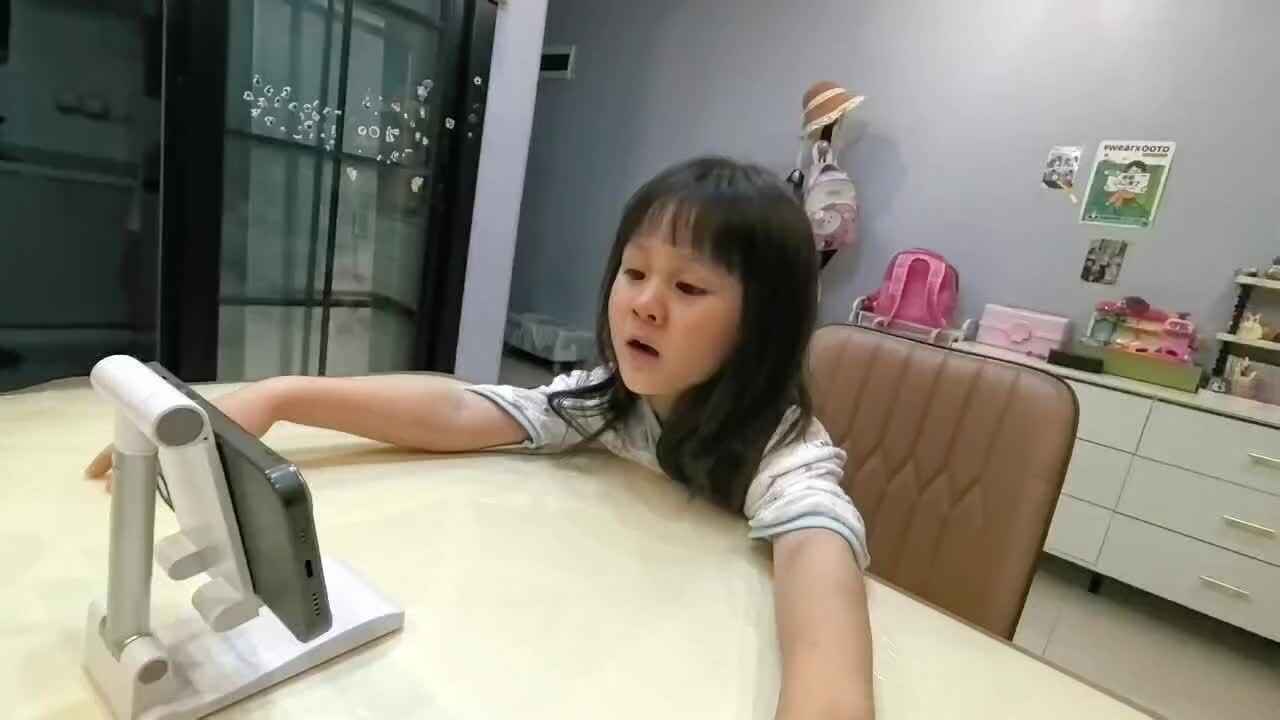 观看视频《花儿好看我不摘》92252.mov