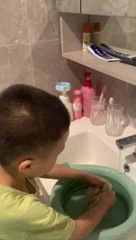 练习拧毛巾