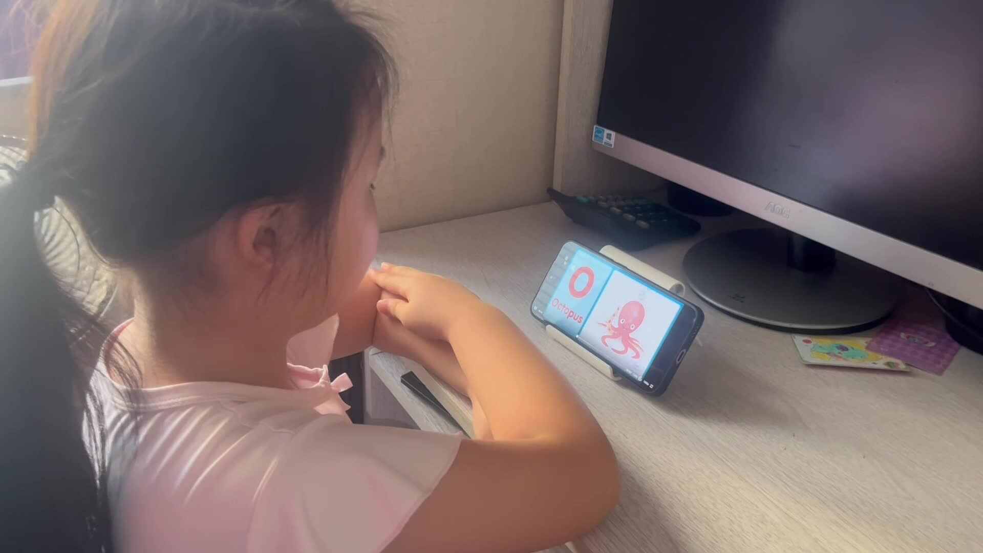 7.11学前A班赵欣奕跟读英语单词