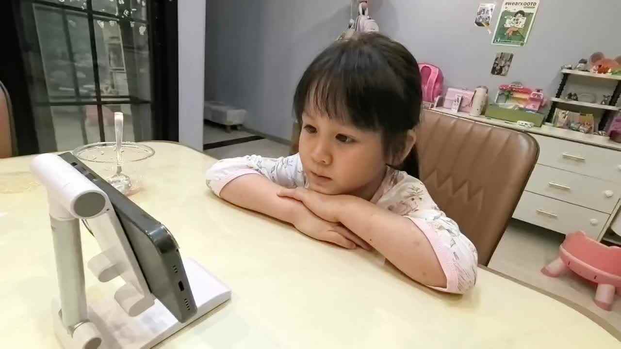 《我会擦桌子》92725.mov