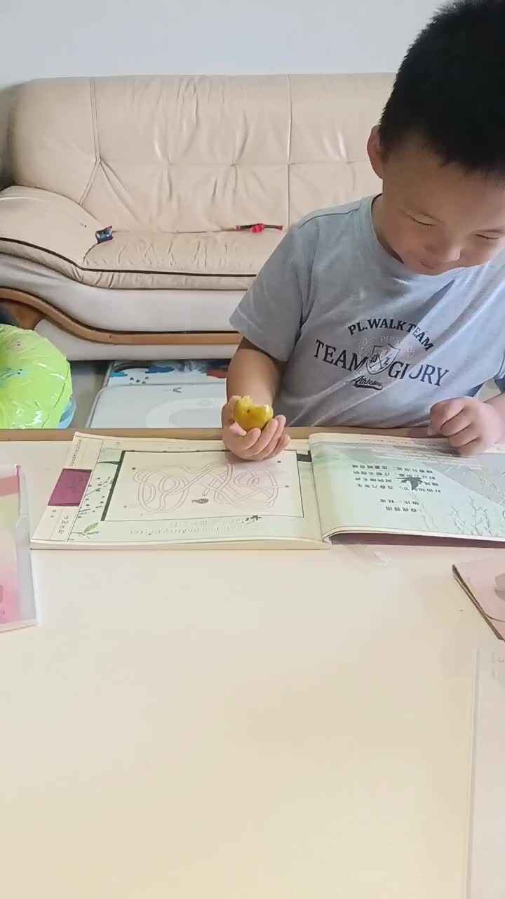 实验小班3号谢缙宇—复习古诗