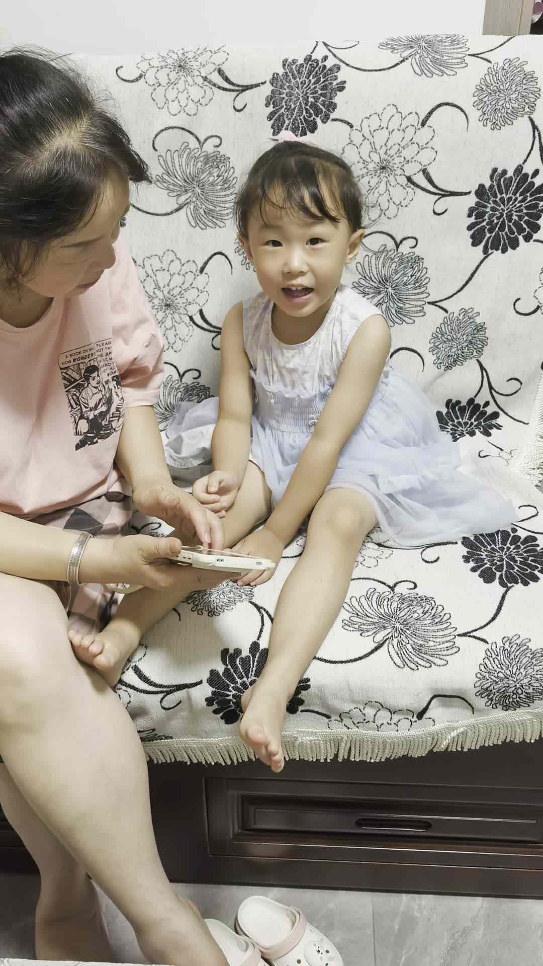实验小班4号王艺霖暑假作业.mp4