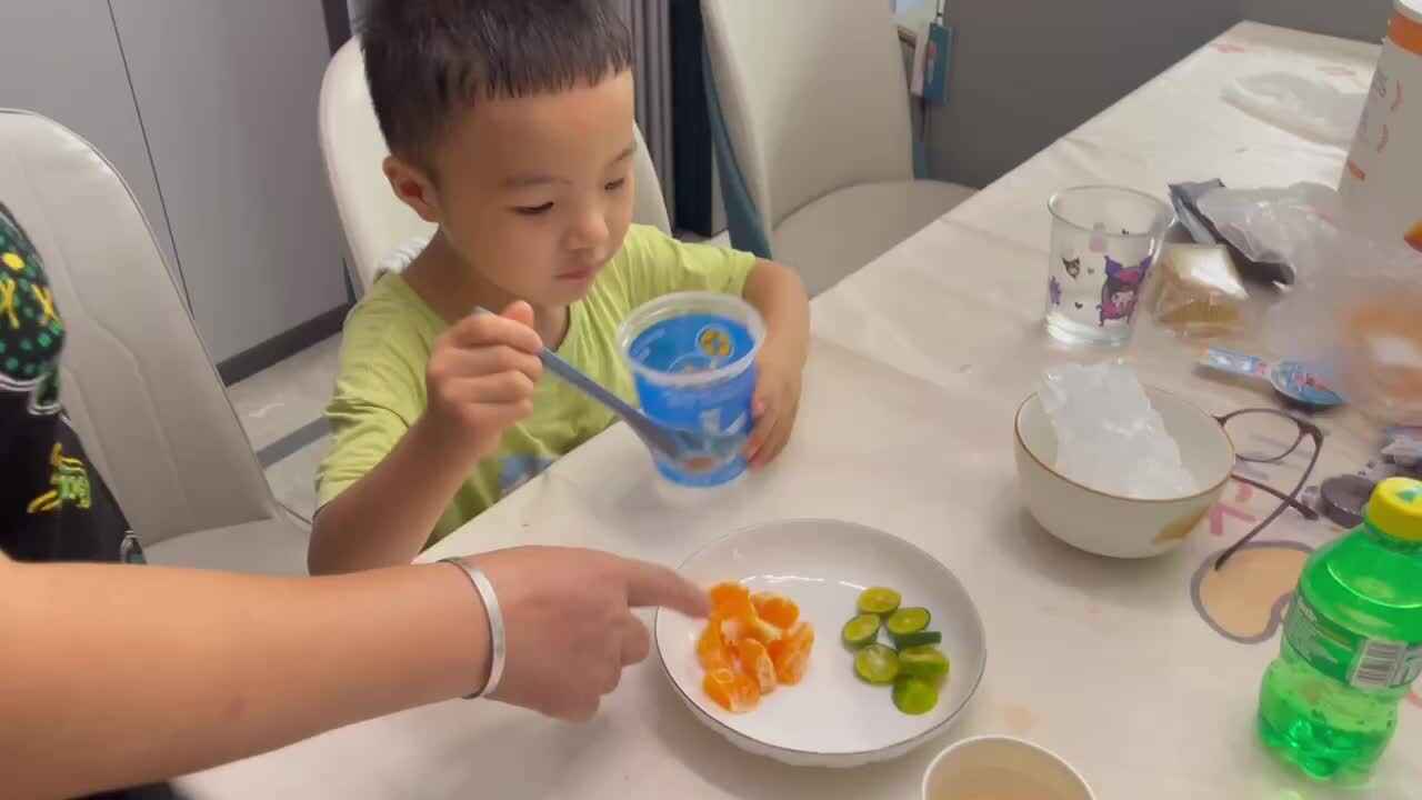 制作棒打柠檬茶
