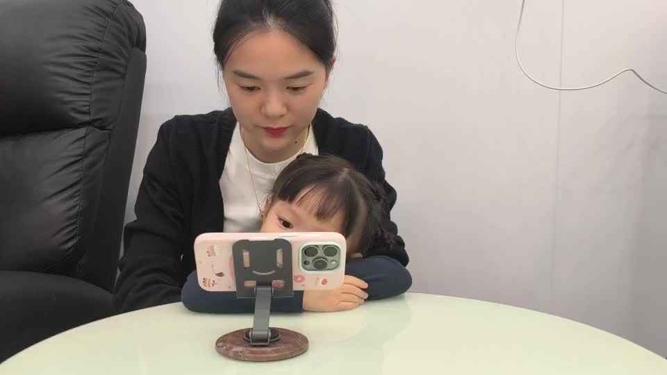 2026年9月14日，小A班郭宜瑞英语儿歌—《holle，你好》