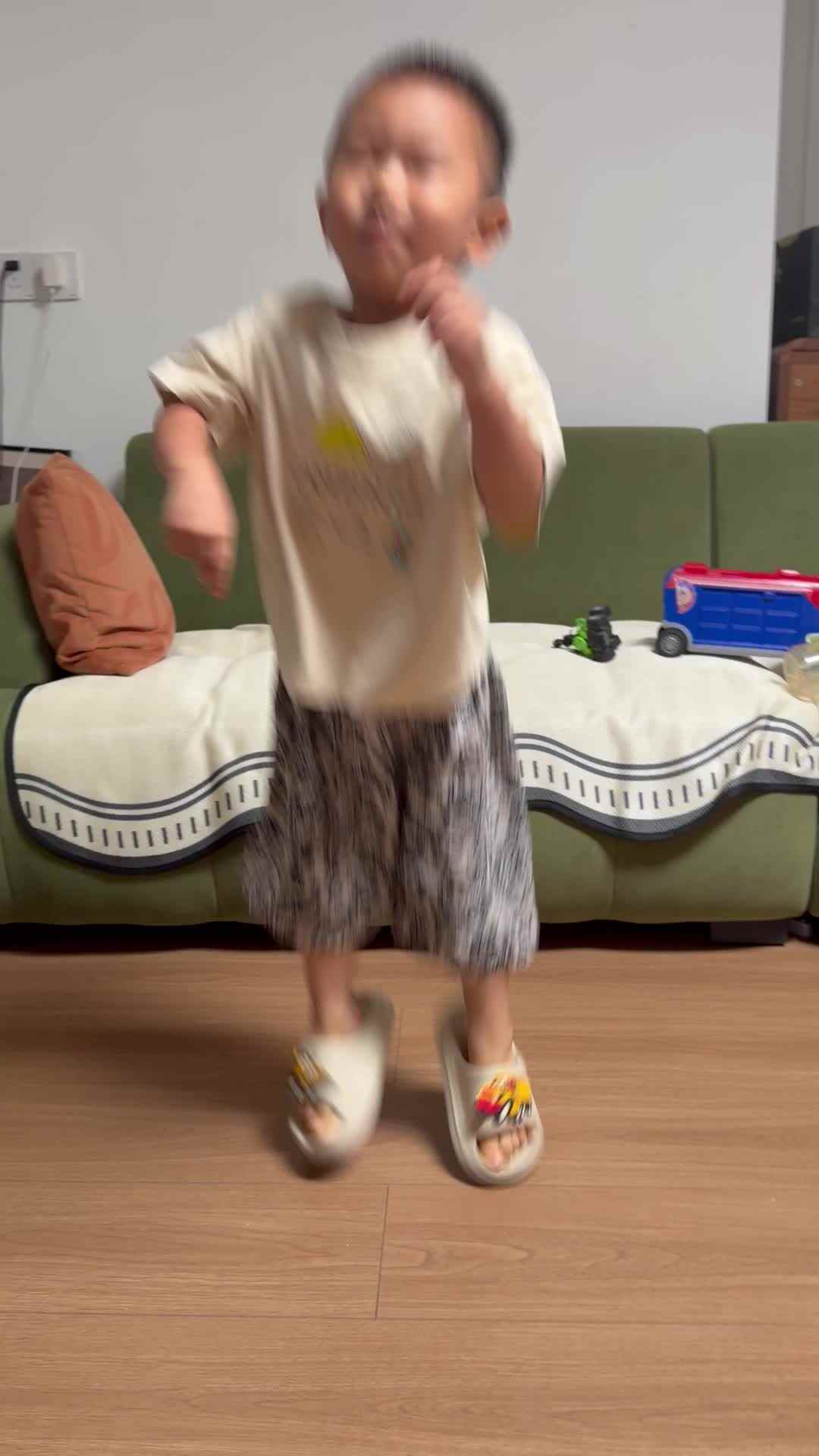 20260910 马煦安体能训练开合跳 家庭闯关练习