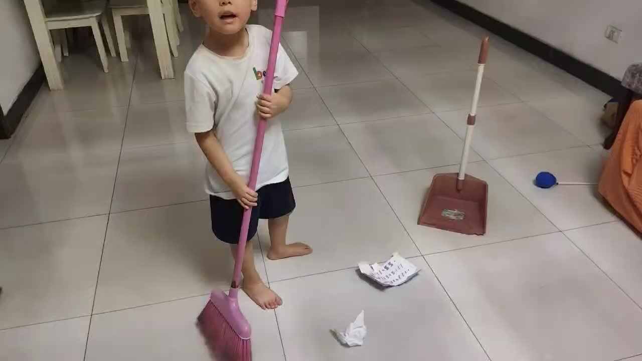 2026.9.7 大A班 刘逸一 扫地.mp4