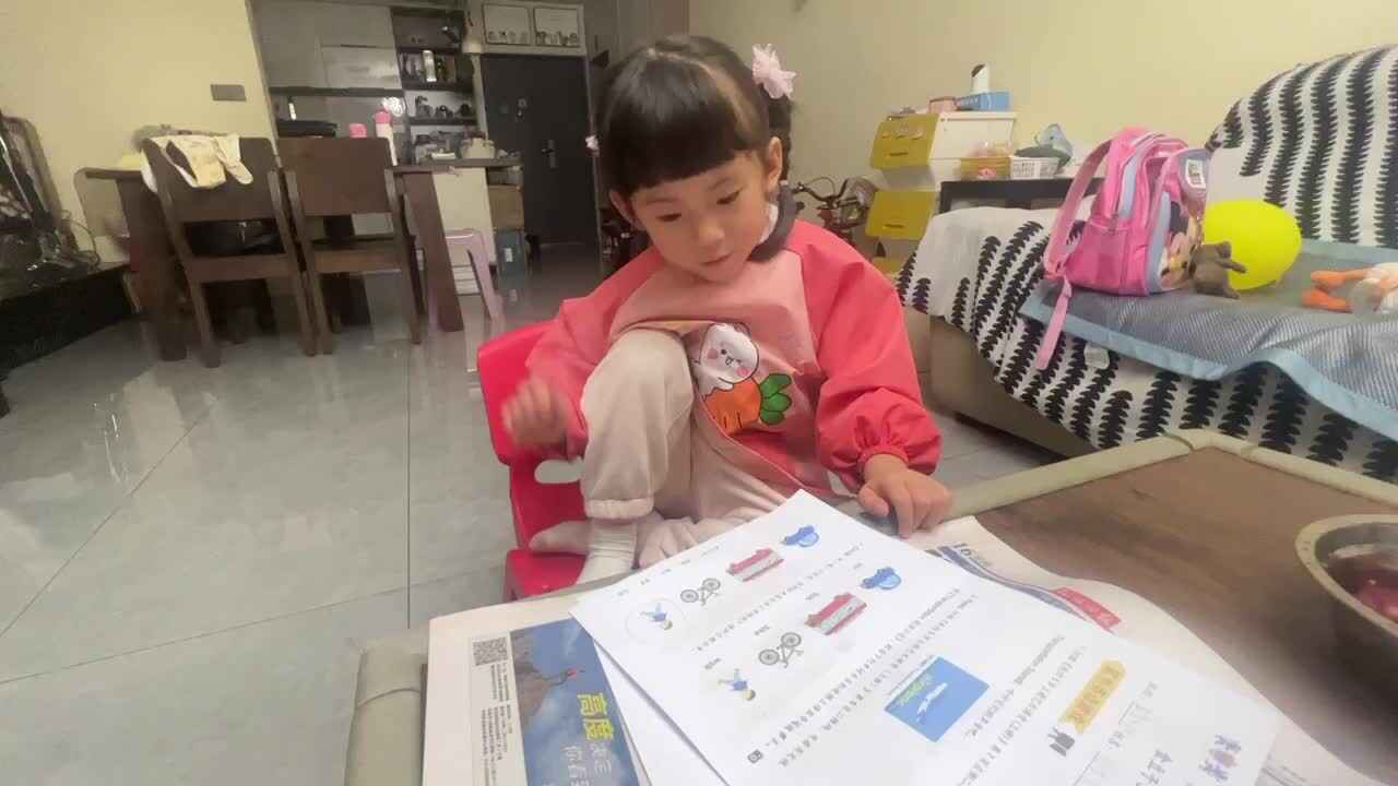 豆苗A班倪芷汐朗读英语单词《car,bus,bike,walk,airplane》