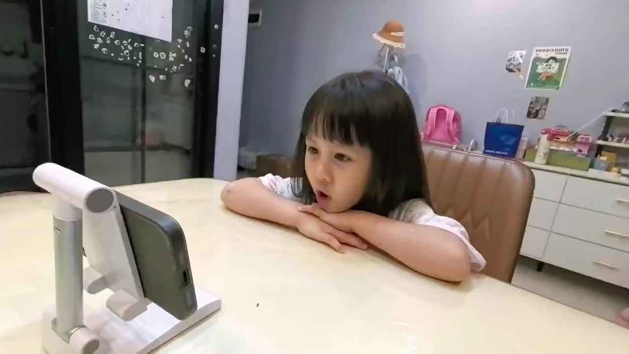 跟唱儿歌《A is For Apple》95607.mov