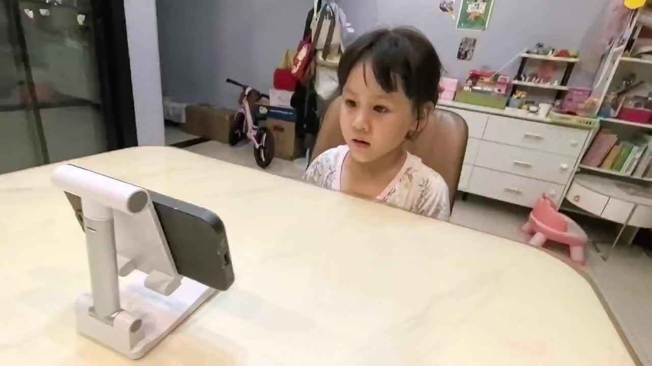 跟唱儿歌《字母I》95546.mov