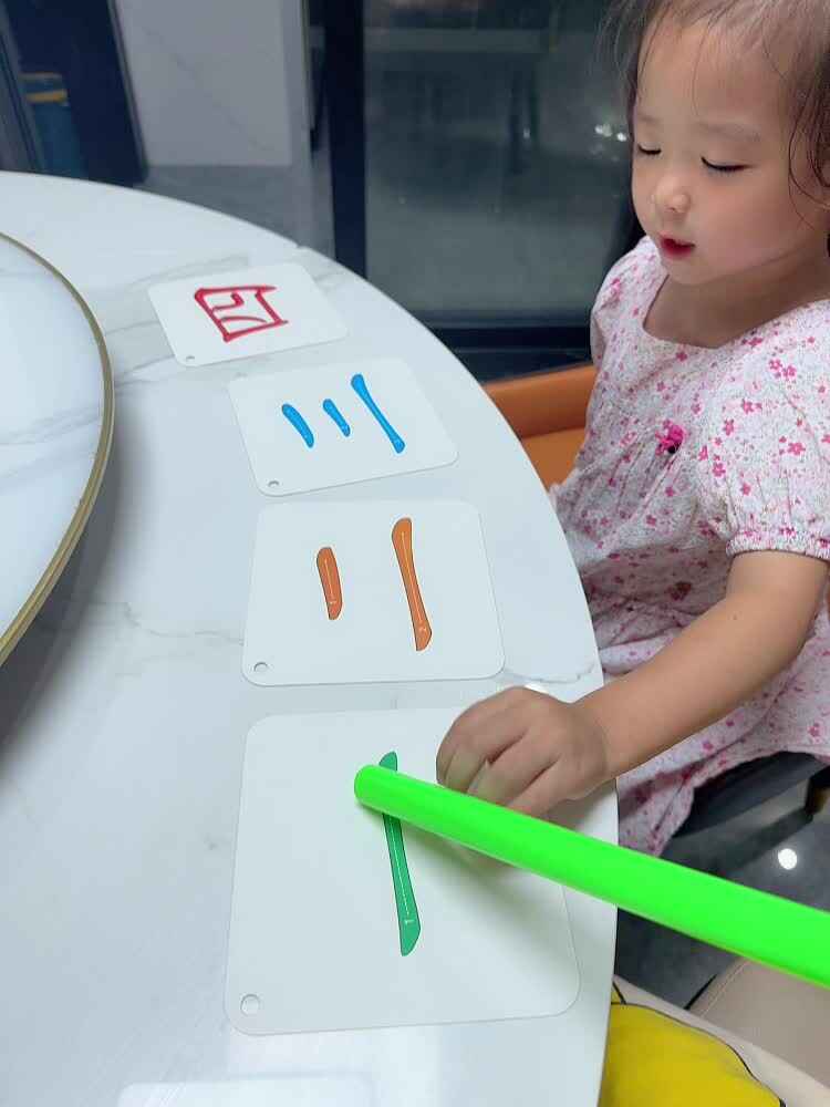 ⁣2026年9月9日 李佳彤  复习字《一、二、三、四》家庭闯关练习