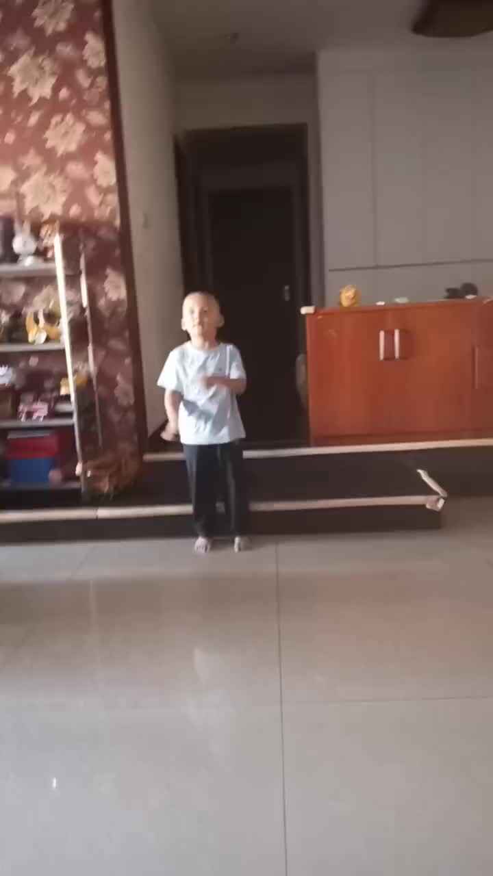 实验中班3号谢缙宇