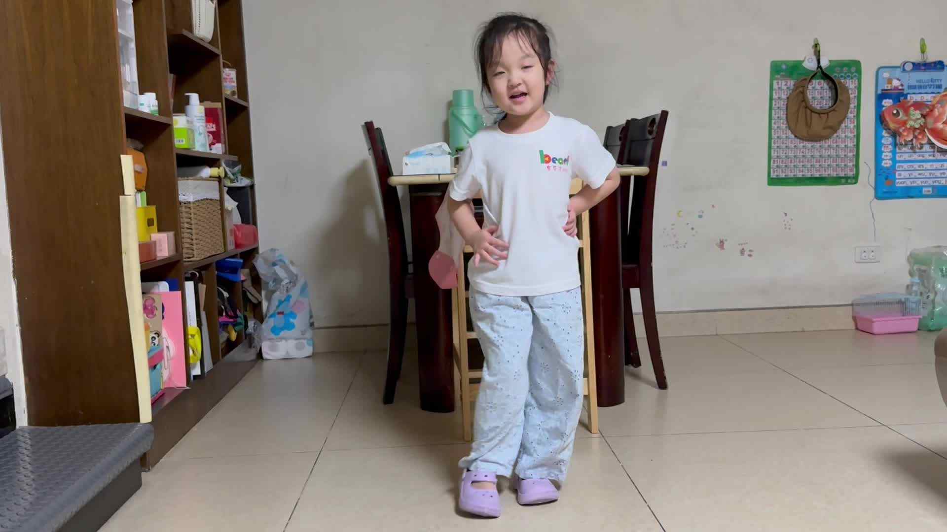 9月14豆苗伊可 侧抬腿