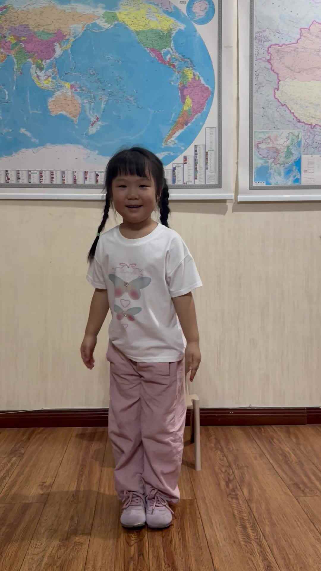 20260903俞承汐搬凳子礼仪