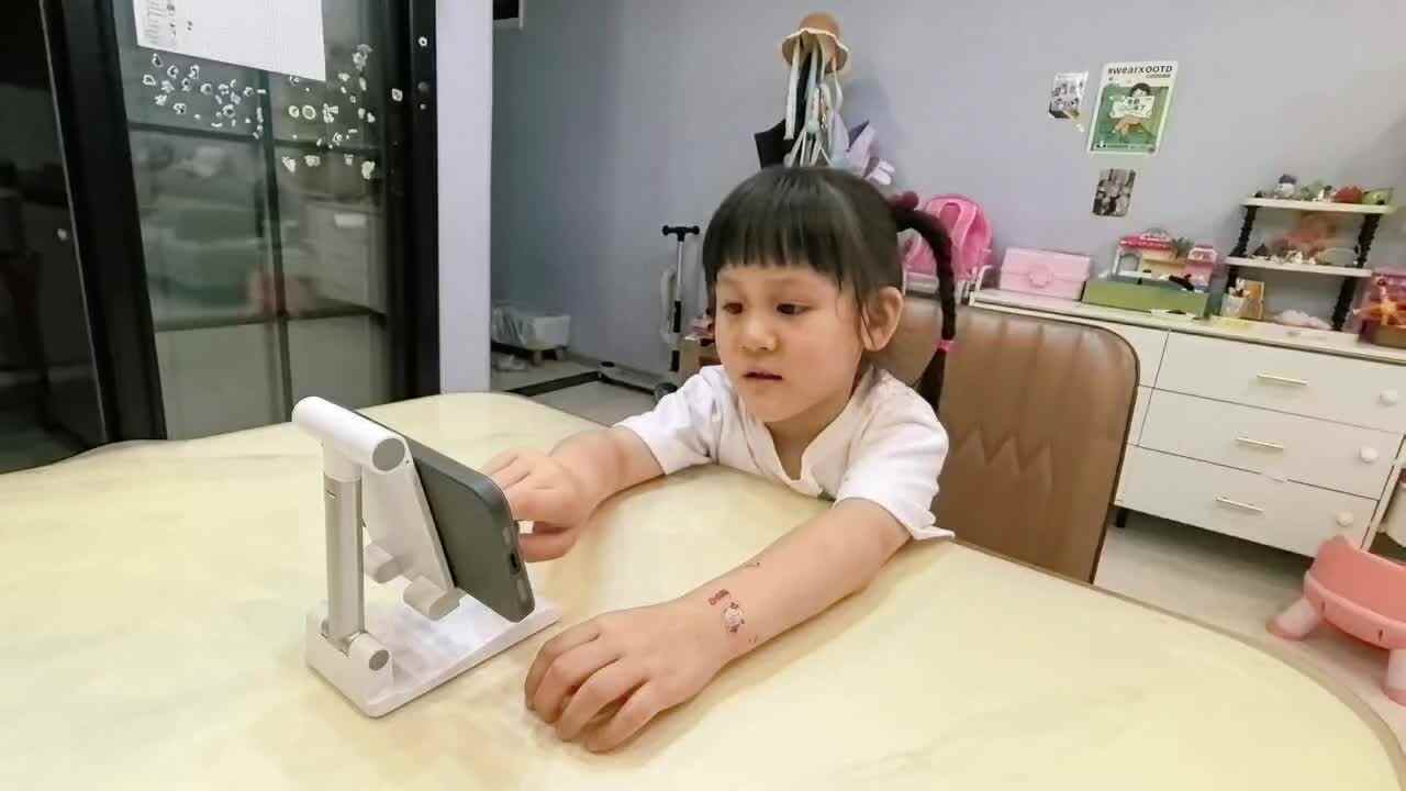 观看视频《问好》94453.mov