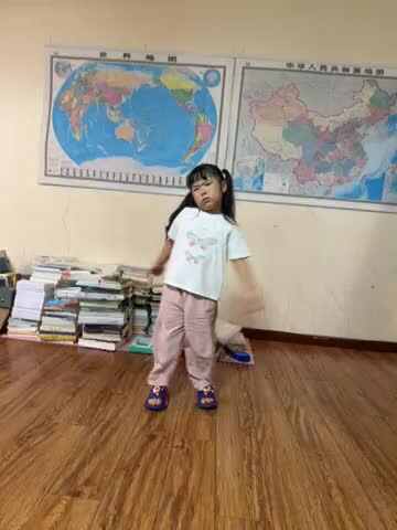 20260919俞承汐侧抬腿